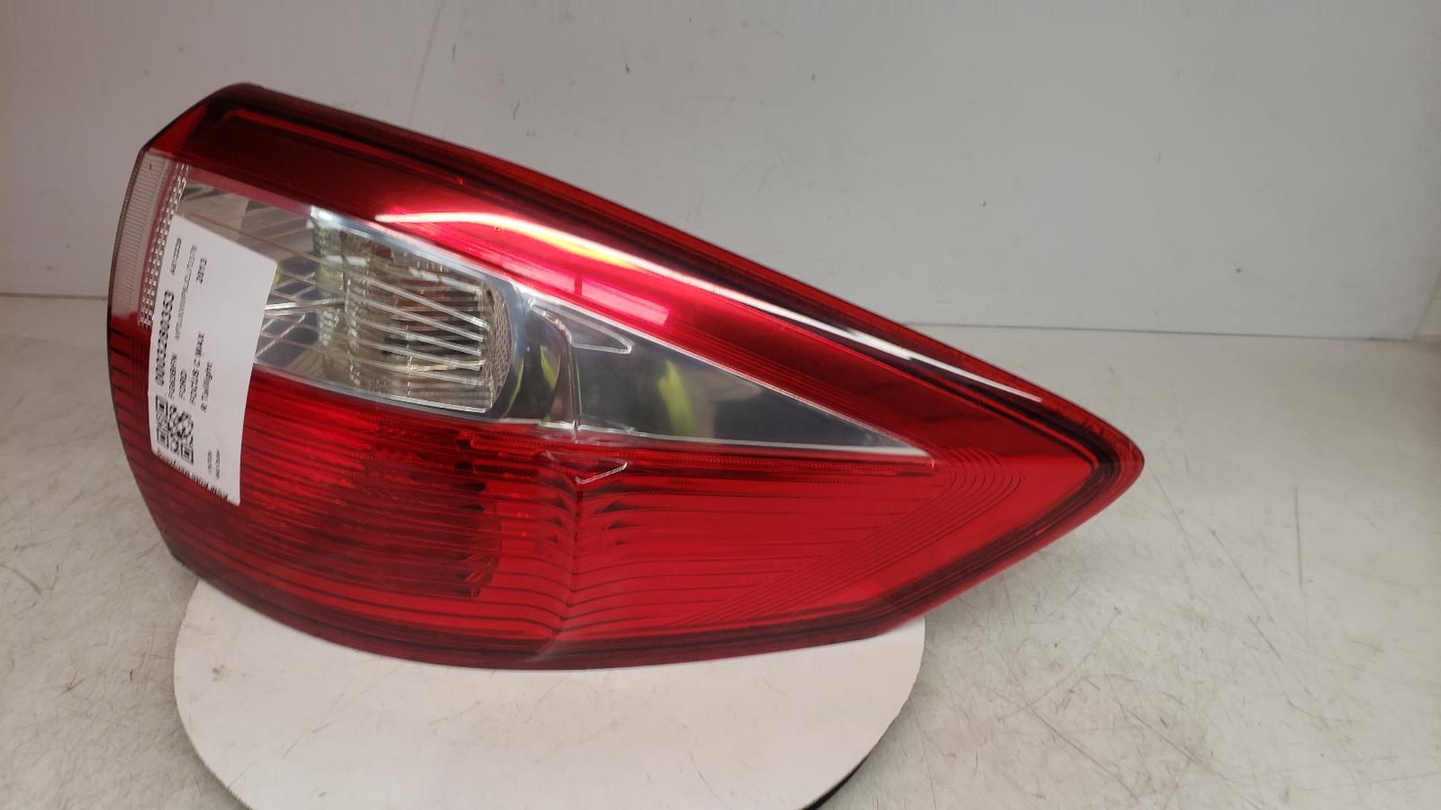 View Auto part R Taillight Ford Focus C Max 2013