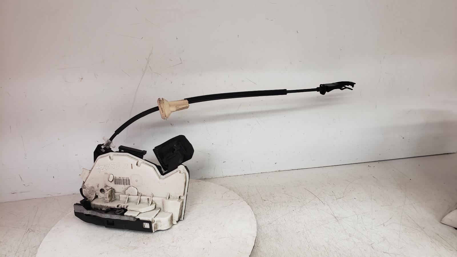 View Auto part Door Lock Assembly Volkswagen Golf 2010