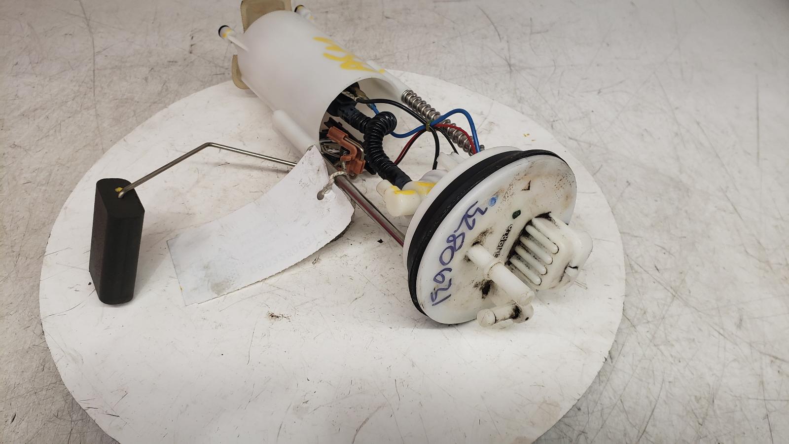 View Auto part Fuel Pump Peugeot Metropolis 2013