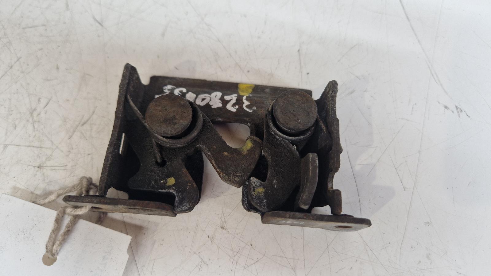 View Auto part Bonnet Latch Bmw 1 Series 2011