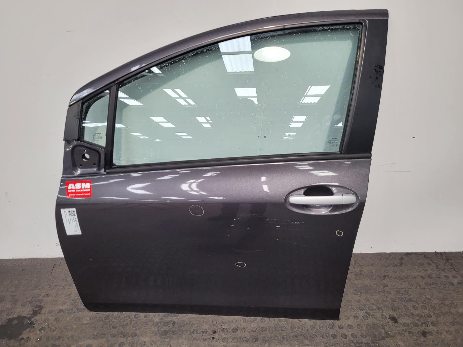 View Auto part L Front Door Toyota Yaris 2010