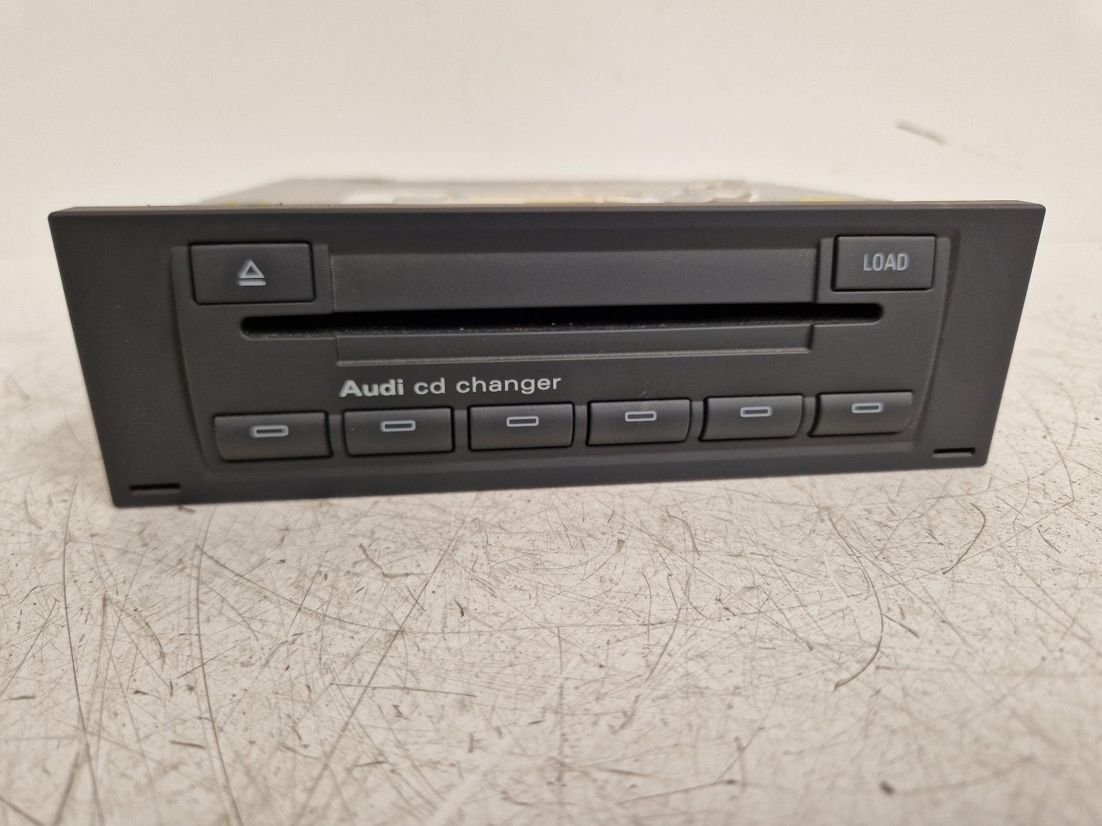 View Auto part CD Changer Audi A4 2006