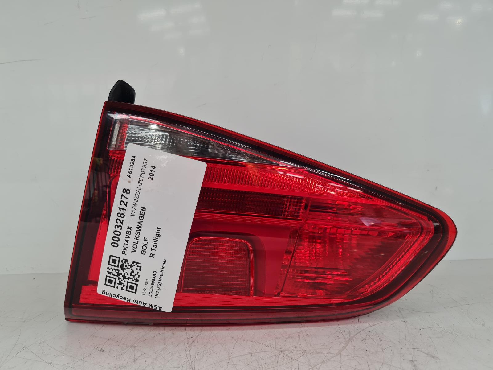 View Auto part R Taillight Volkswagen Golf 2014