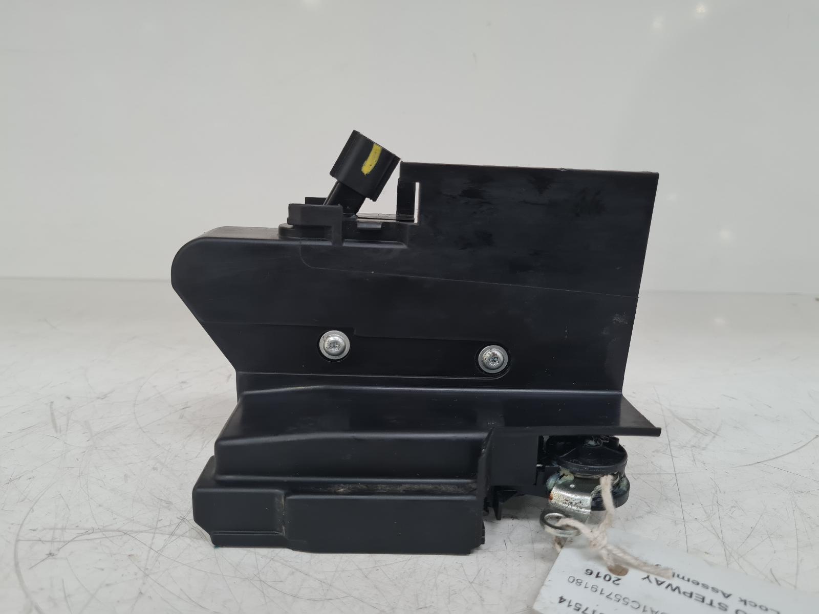 View Auto part Door Lock Assembly Dacia Sandero Stepway 2016