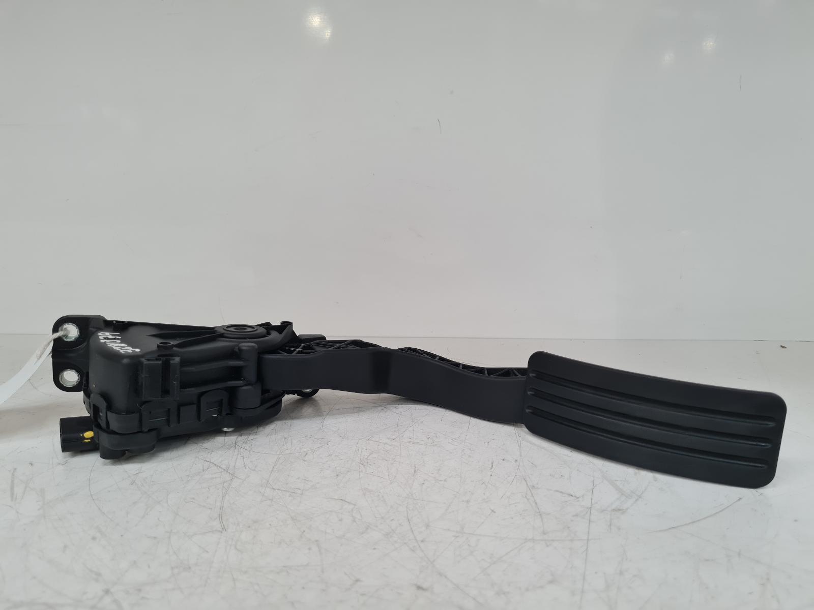 View Auto part Pedal Potentiometer Dacia Sandero Stepway 2016