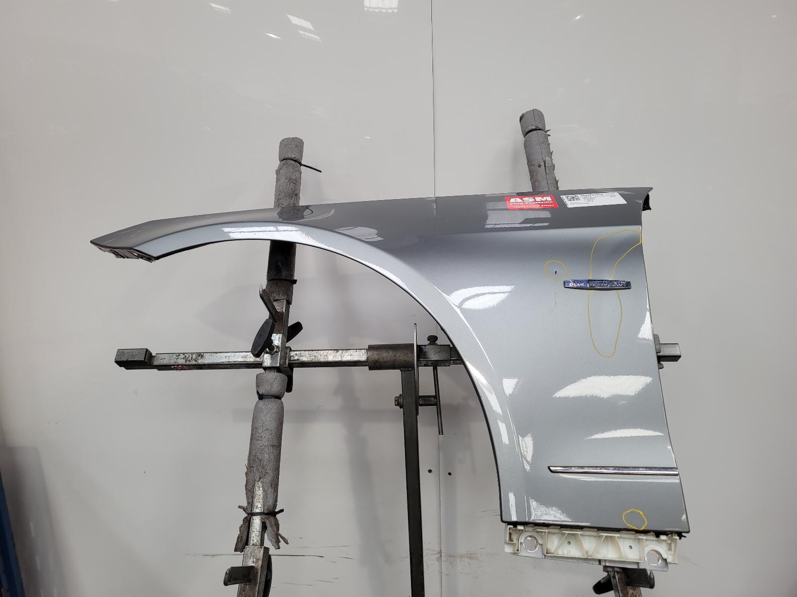 View Auto part L Wing Mercedes E Class 2010