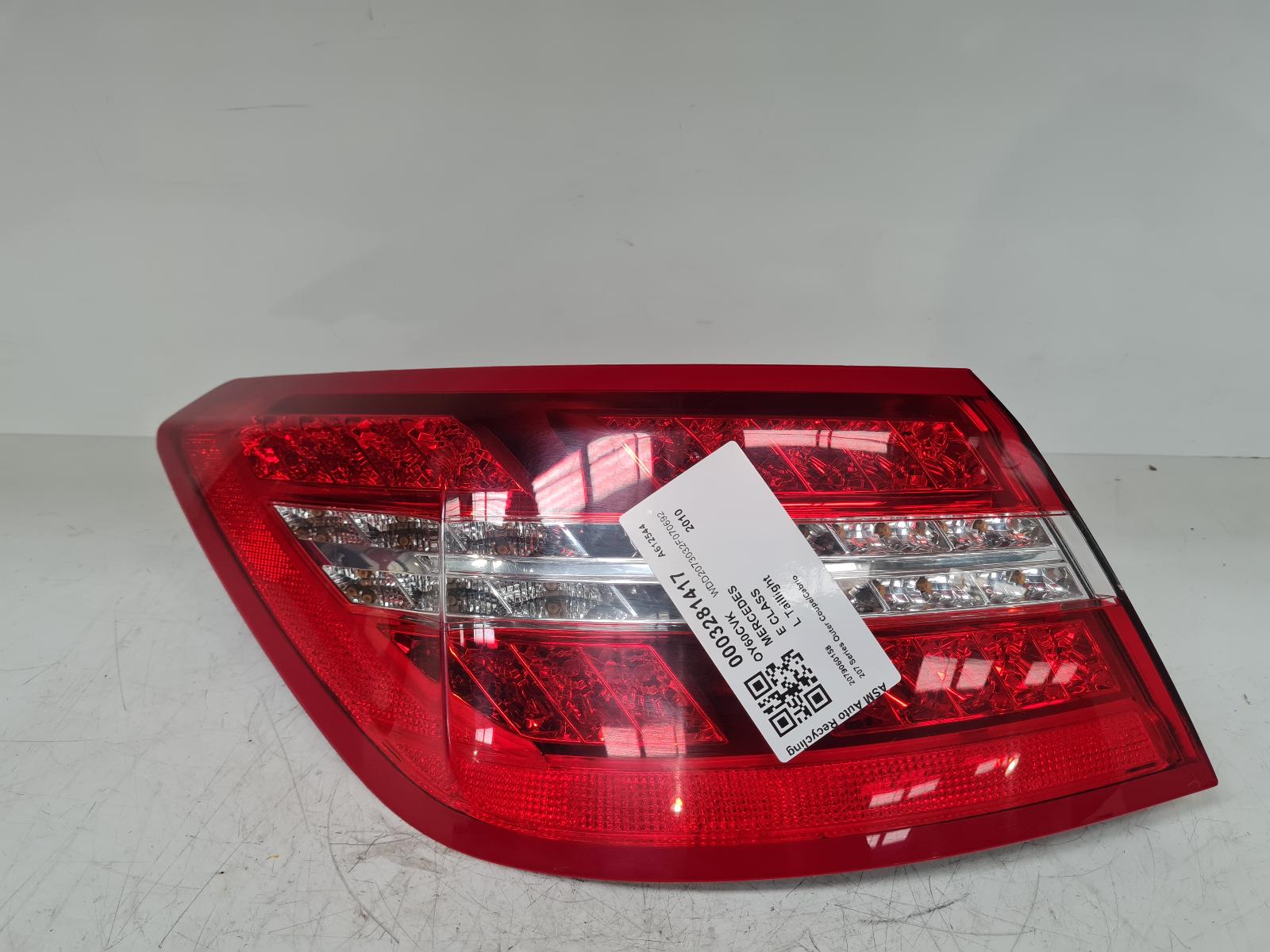 View Auto part L Taillight Mercedes E Class 2010