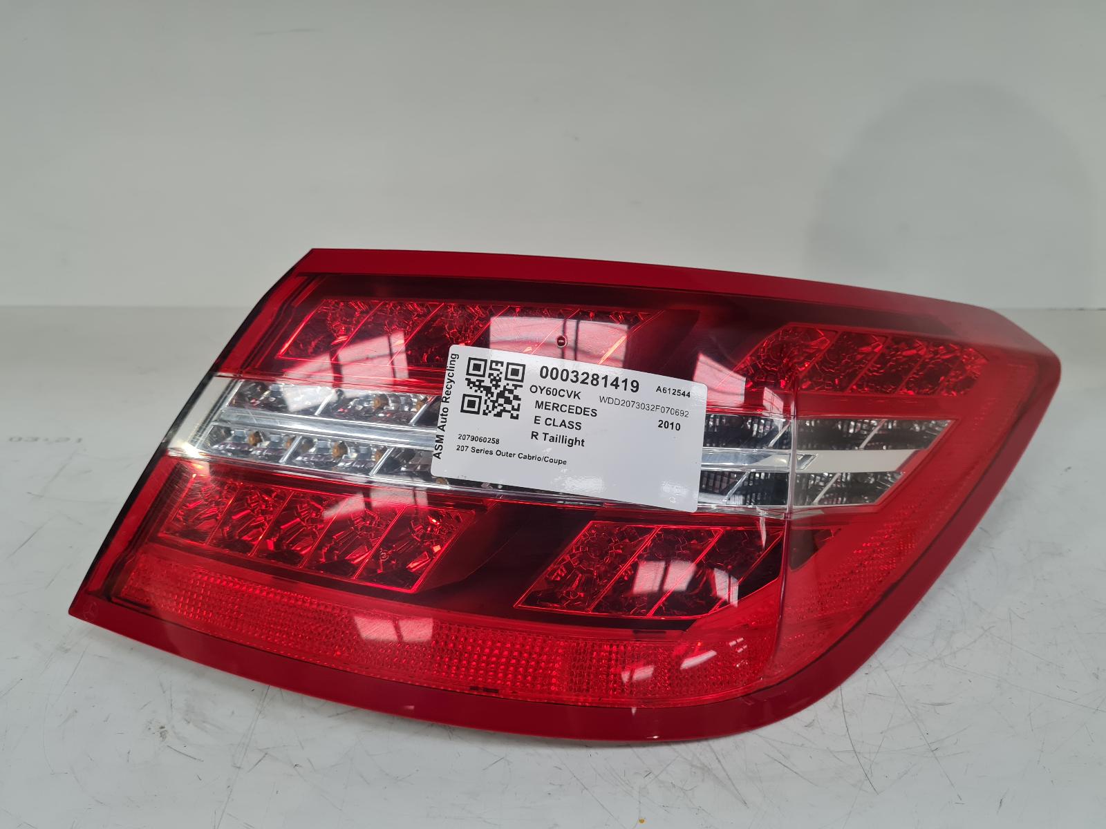 View Auto part R Taillight Mercedes E Class 2010