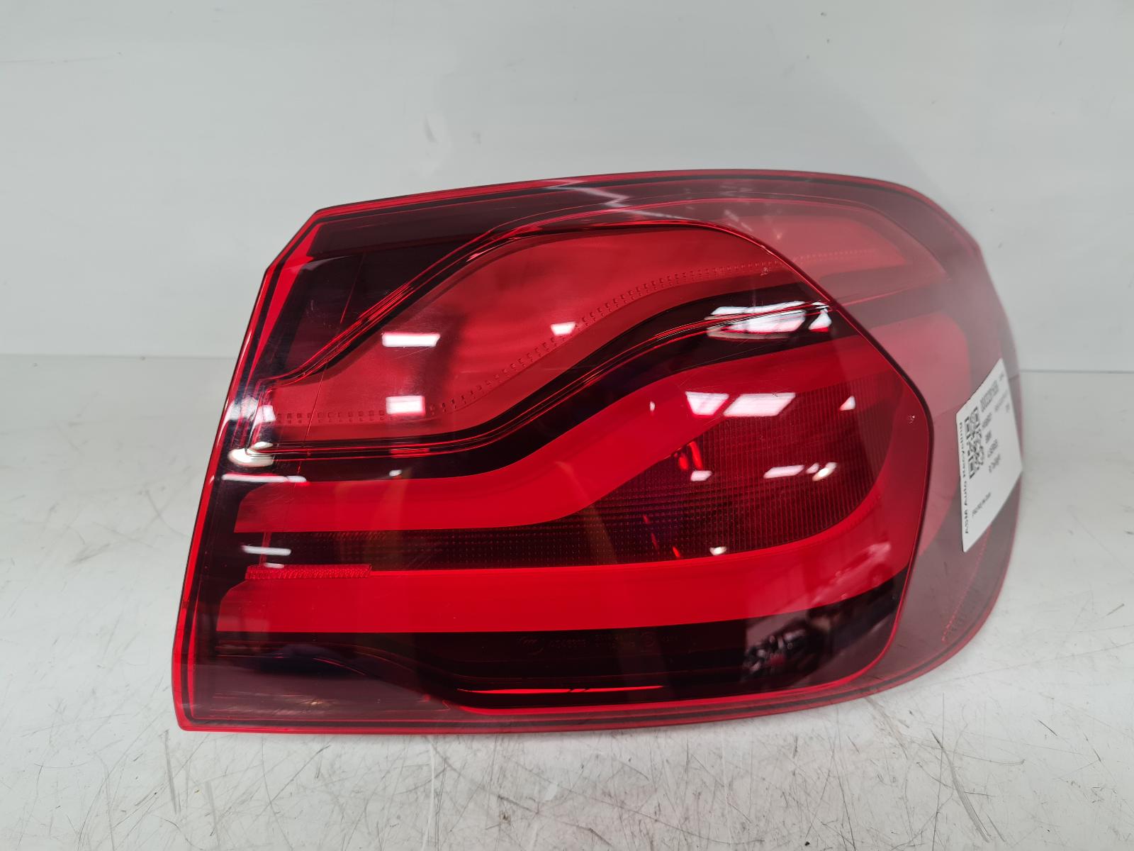 View Auto part R Taillight Bmw 4 Series 2019