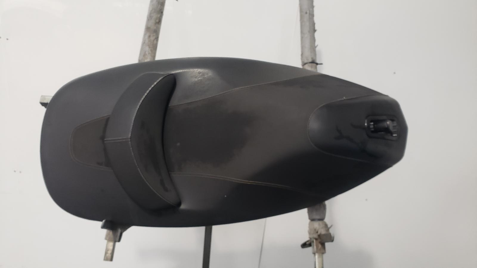 View Auto part Front Seat Peugeot Metropolis 2013