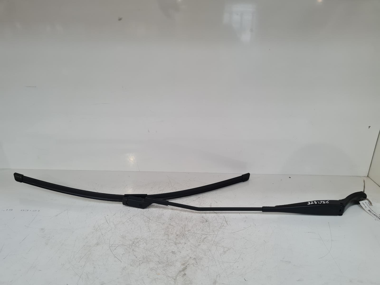 View Auto part Wiper Arm Peugeot 208 2012
