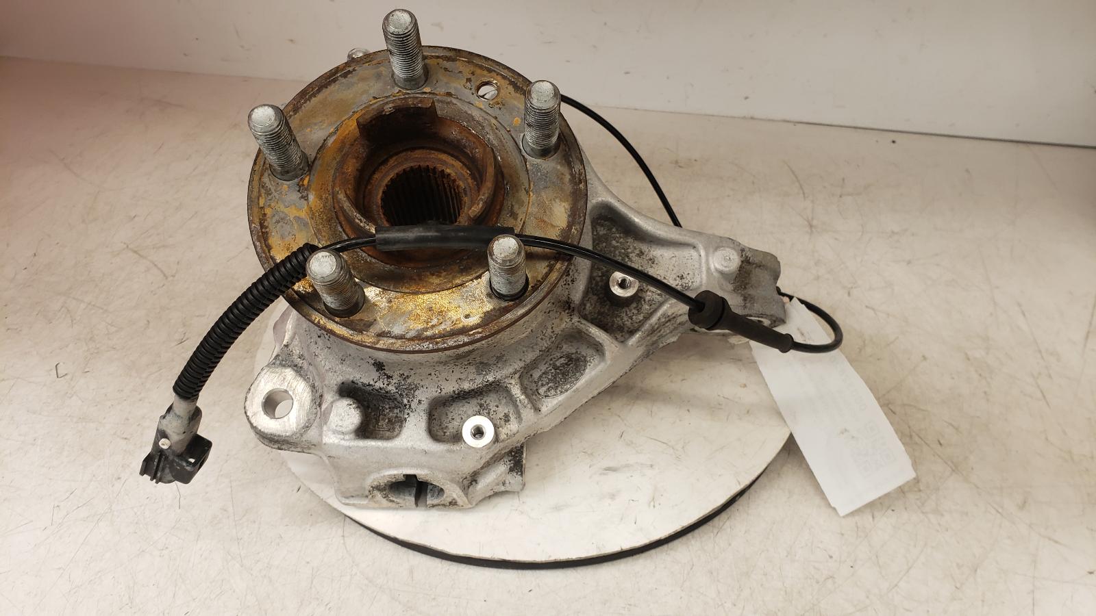View Auto part LF Hub/Stub Axle Assembly Land Rover Discovery Sport 2015