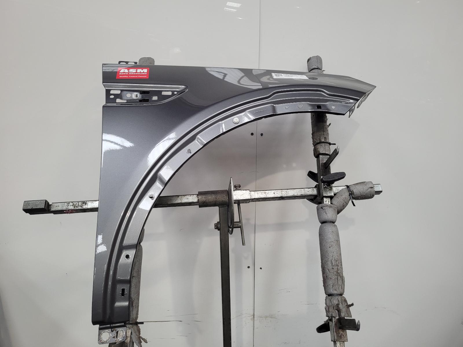 View Auto part R Wing Land Rover Discovery Sport 2015