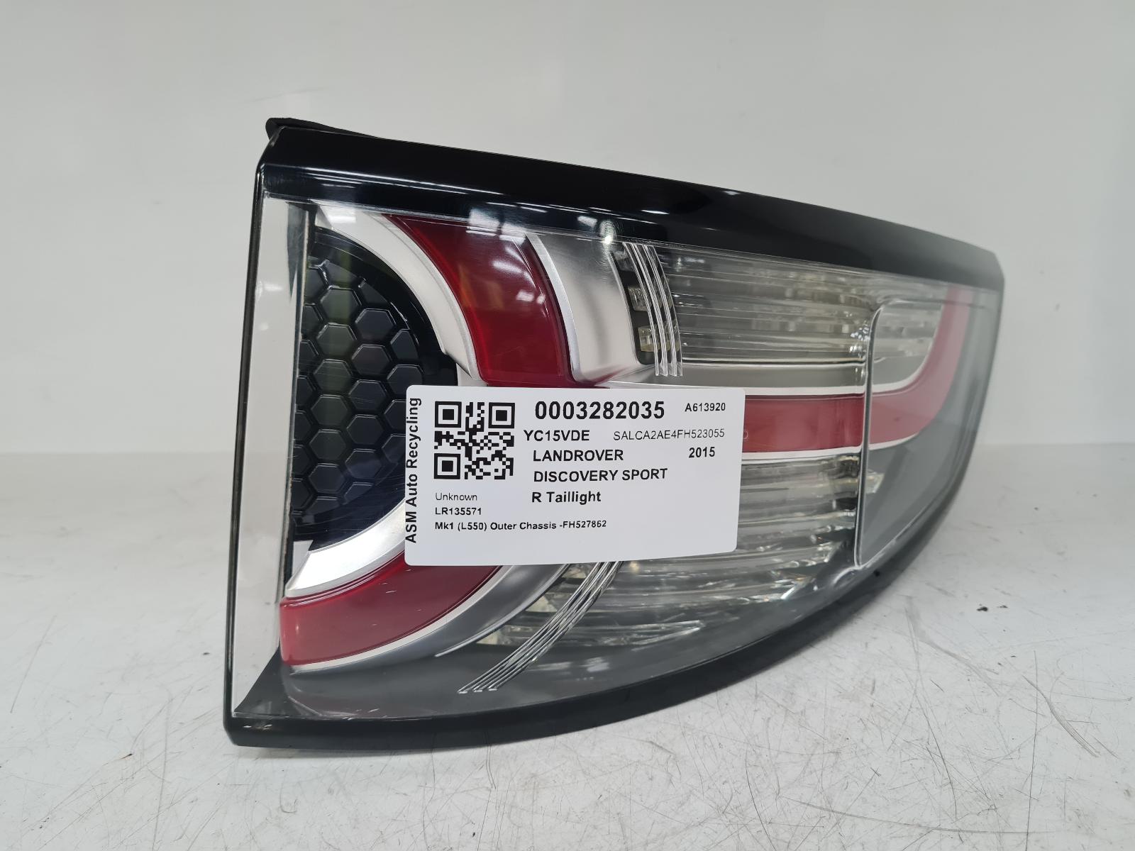 View Auto part R Taillight Land Rover Discovery Sport 2015
