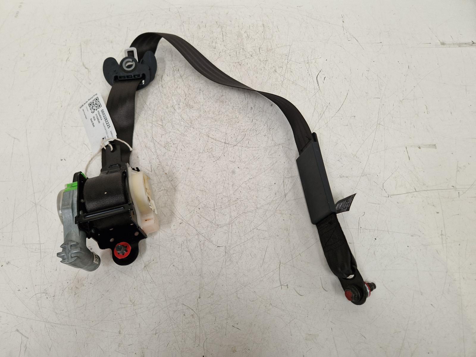 View Auto part Seat Belt Hyundai Ix20 2014