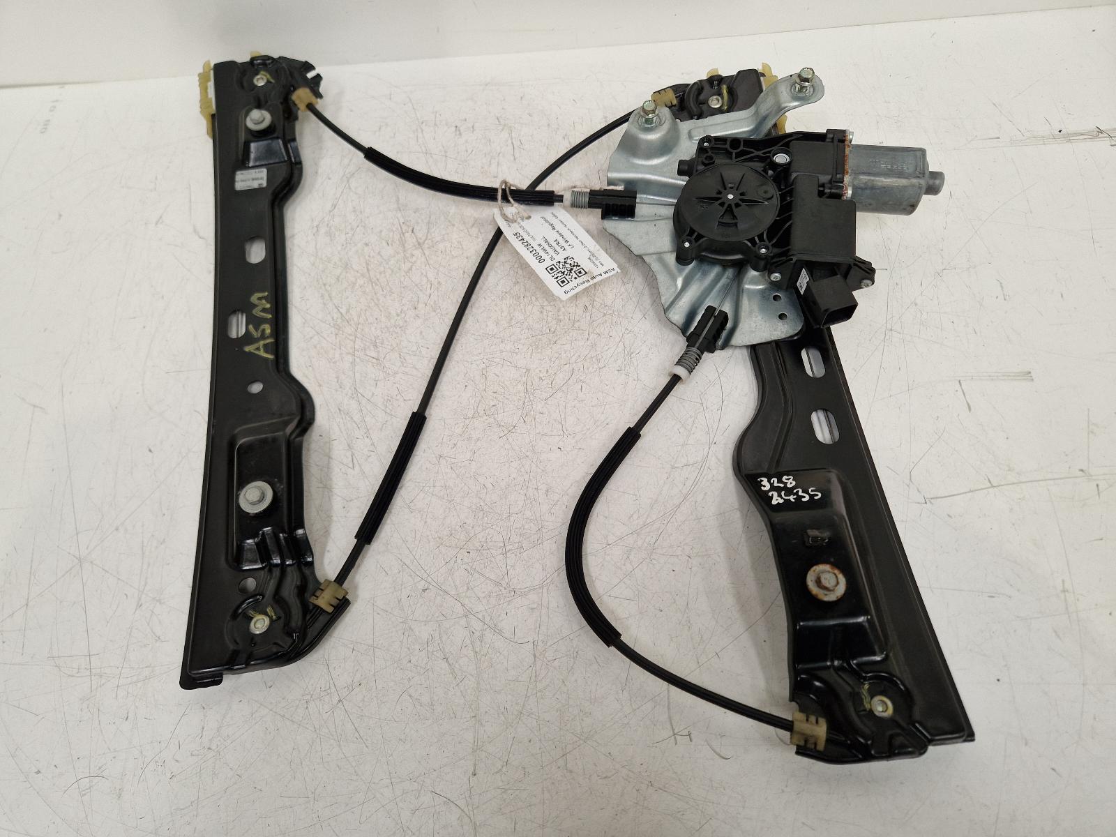 View Auto part LF Window Regulator Vauxhall Astra 2014