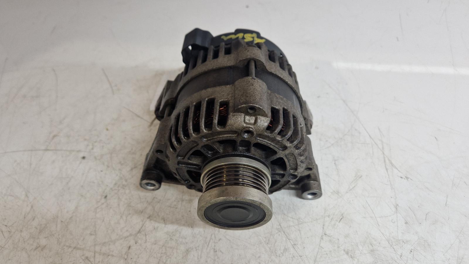 View Auto part Alternator Vauxhall Astra 2014