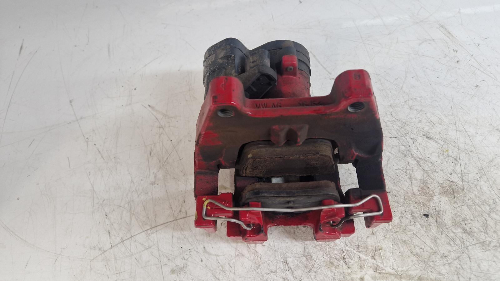 View Auto part Caliper Volkswagen Golf 2019