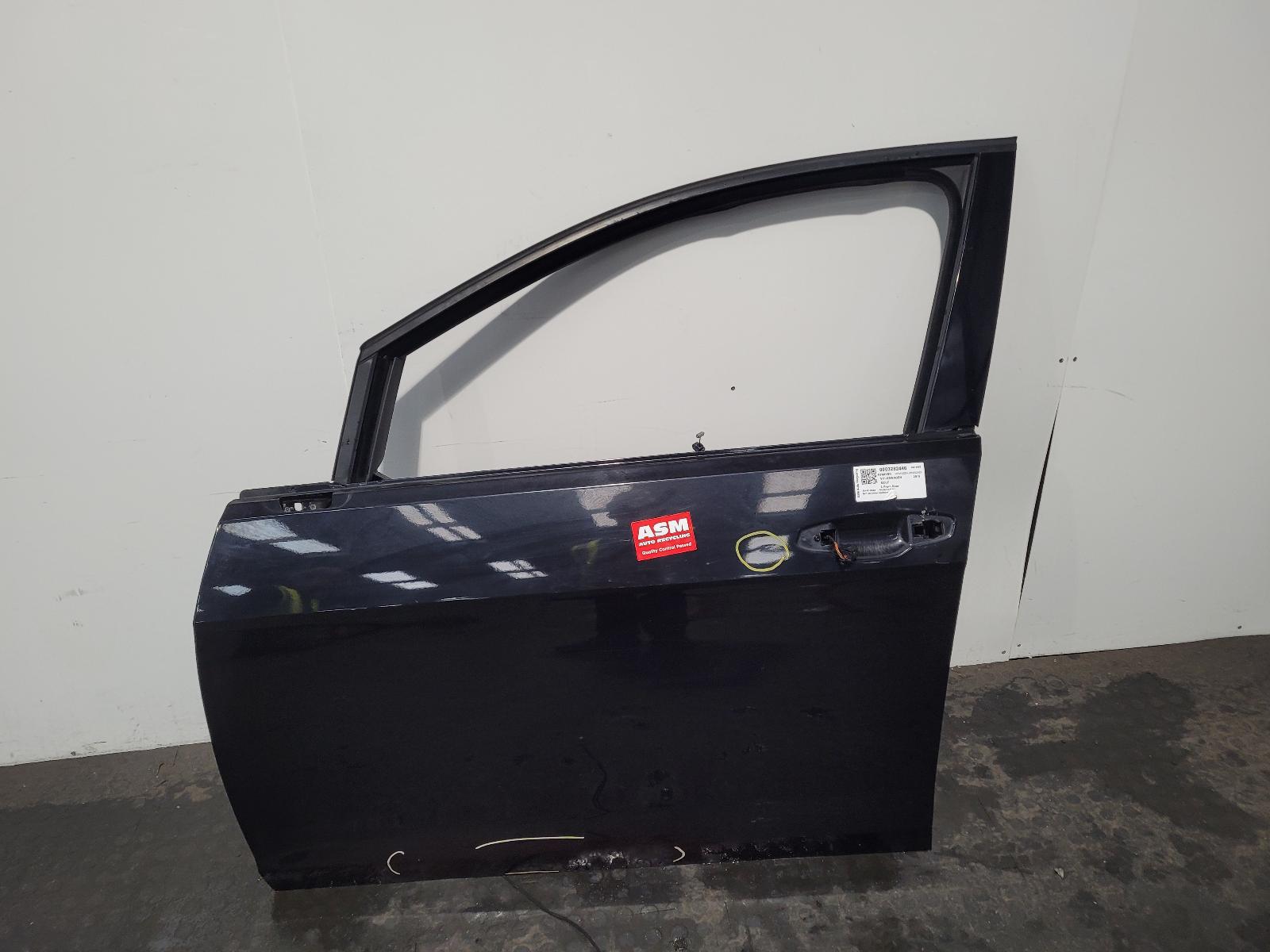 View Auto part L Front Door Volkswagen Golf 2019