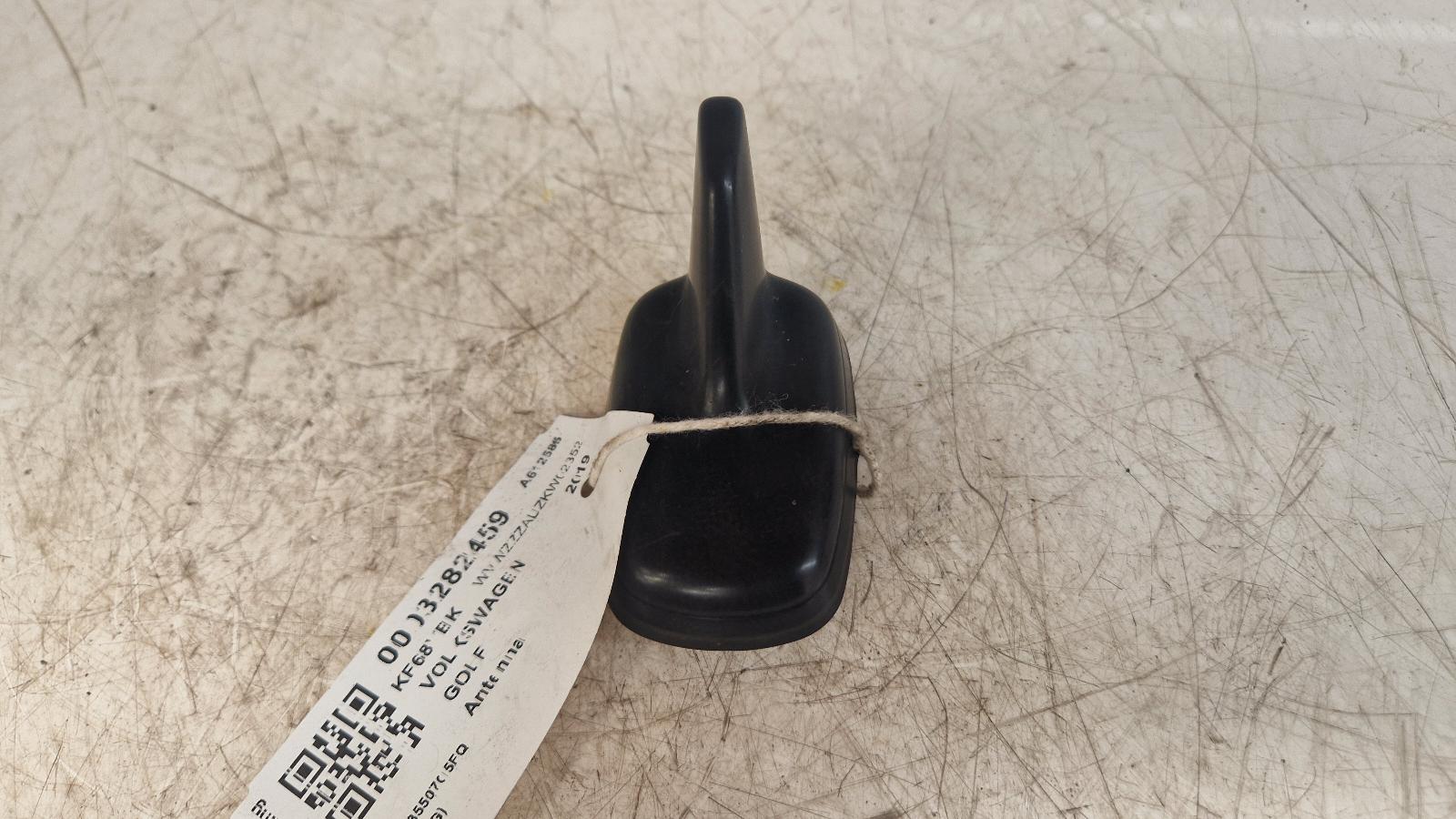 View Auto part Antenna Volkswagen Golf 2019