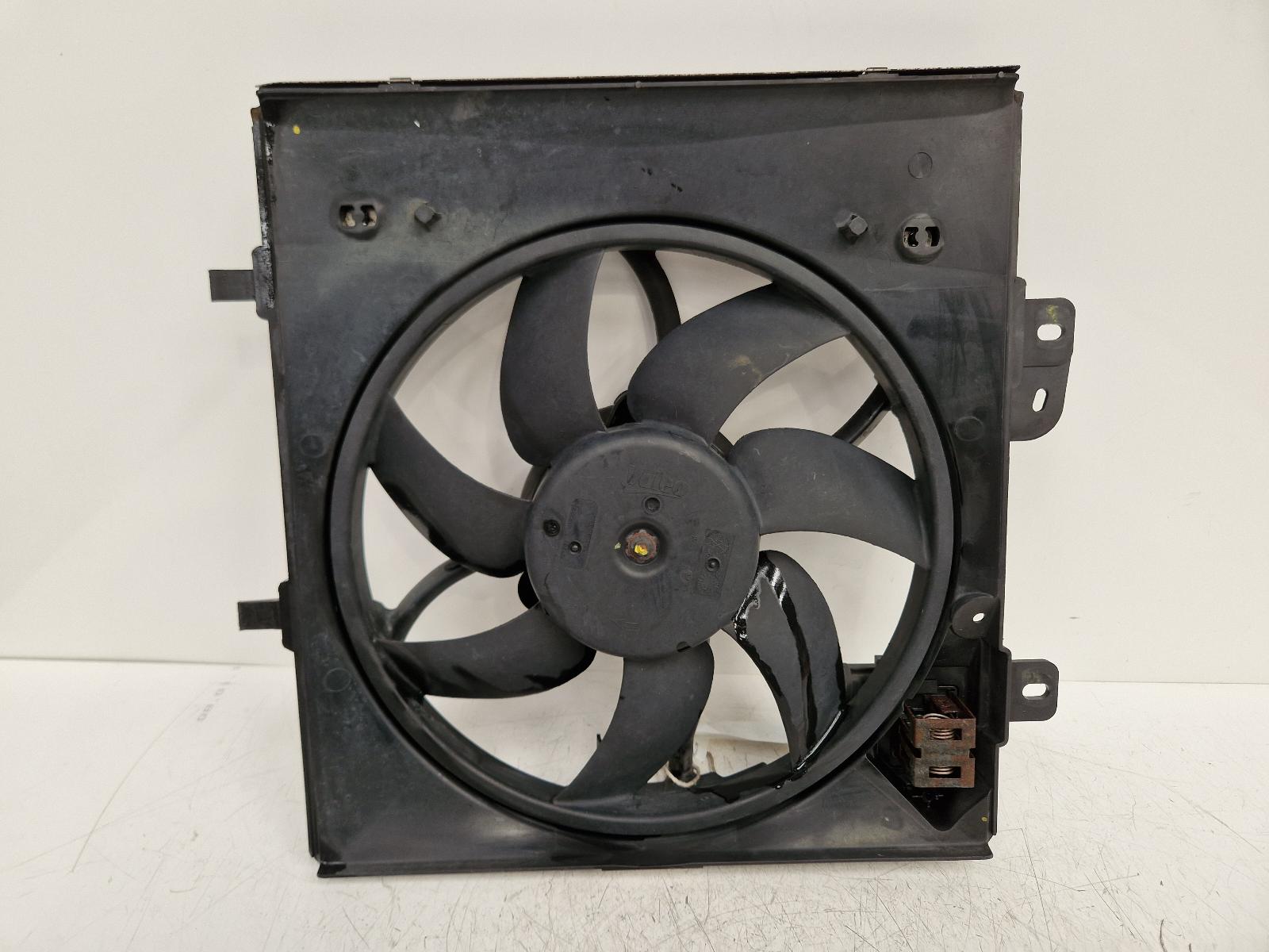 View Auto part Engine Cooling Motor Peugeot 208 2013
