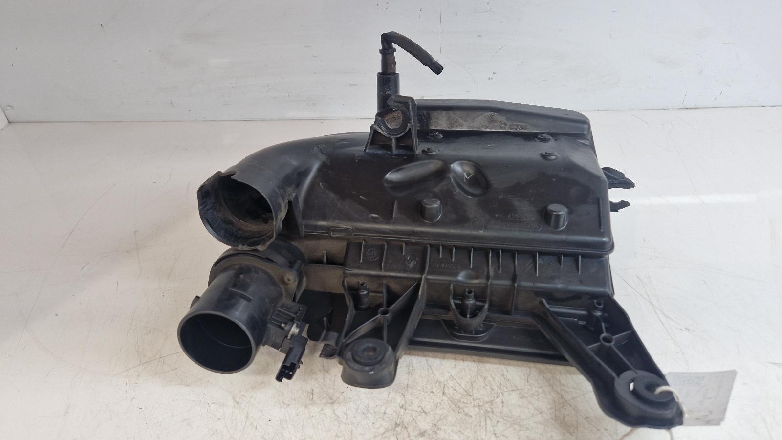 View Auto part Air Cleaner/Box Citroen C4 2011
