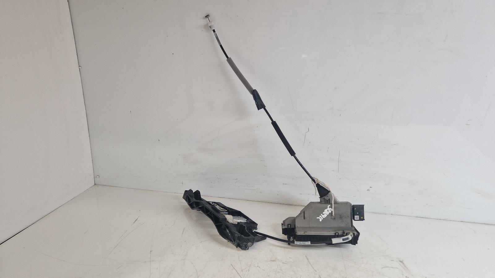 View Auto part Door Lock Assembly Peugeot 208 2014
