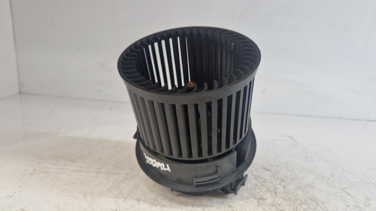 View Auto part Heater Motor/Assembly Peugeot 208 2014