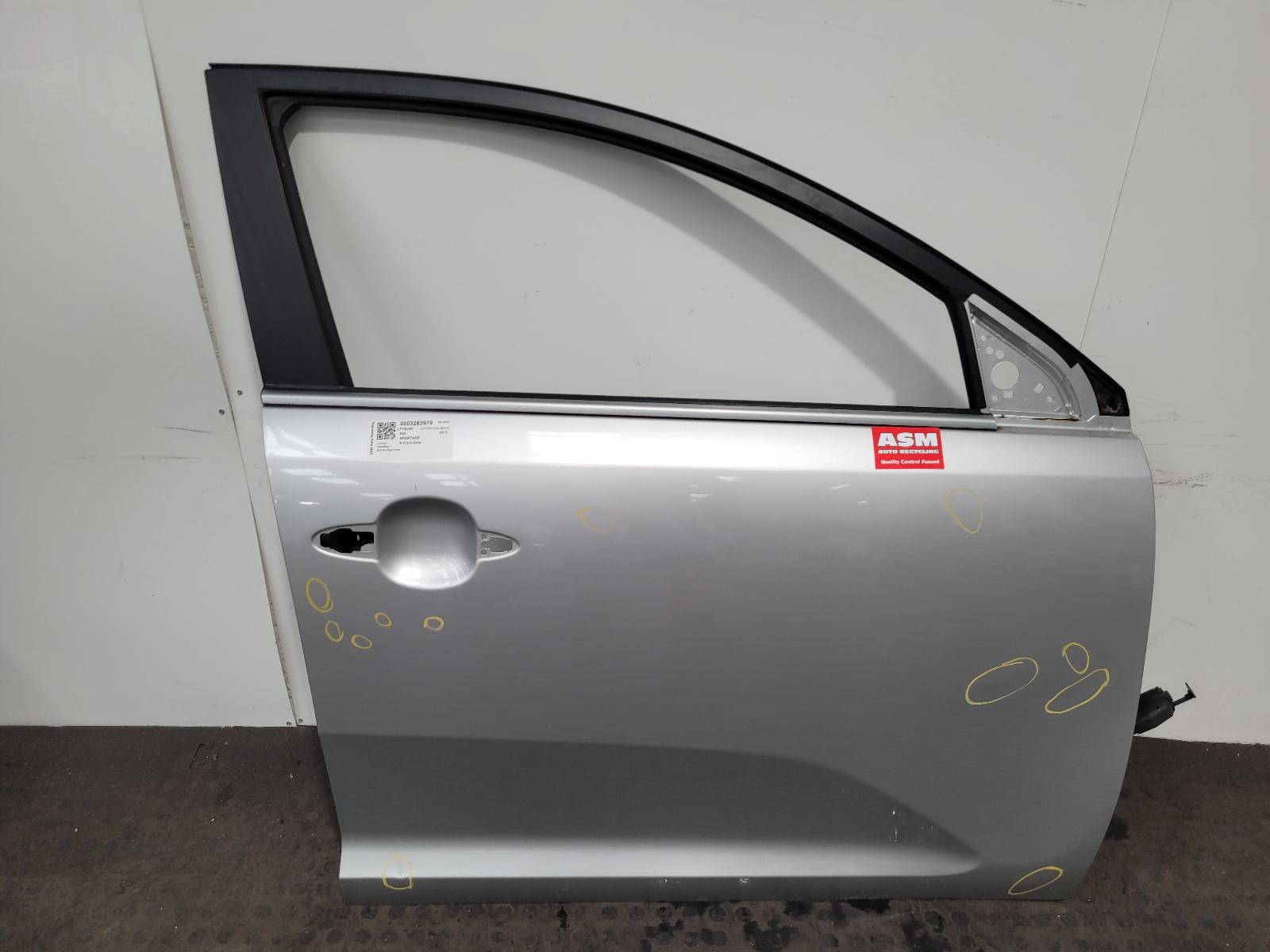 View Auto part R Front Door Kia Sportage 2013