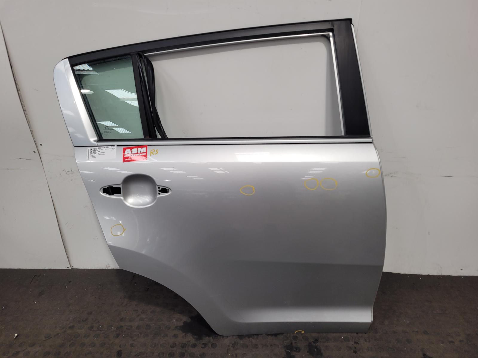 View Auto part R Rear Door Kia Sportage 2013