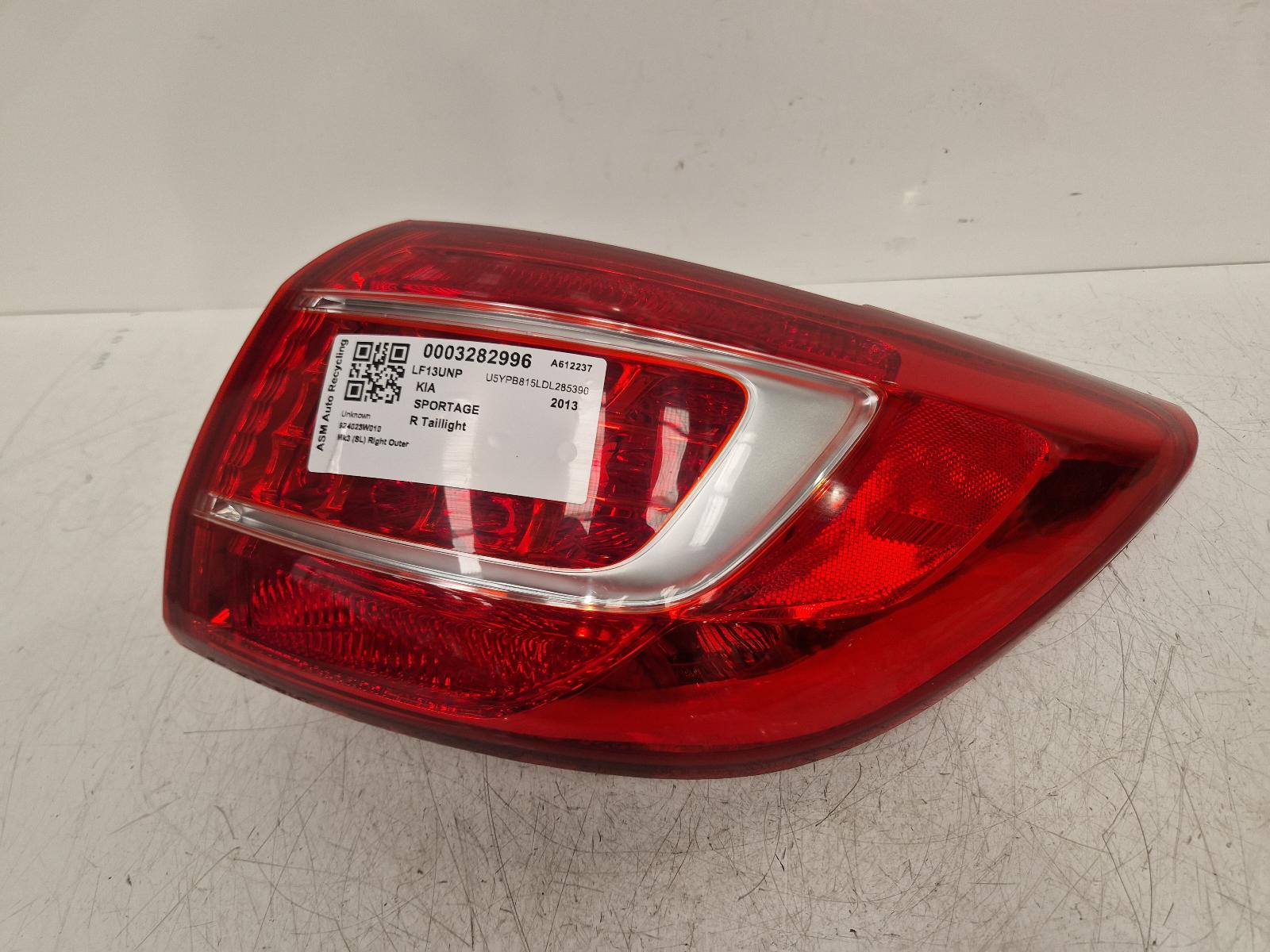 View Auto part R Taillight Kia Sportage 2013