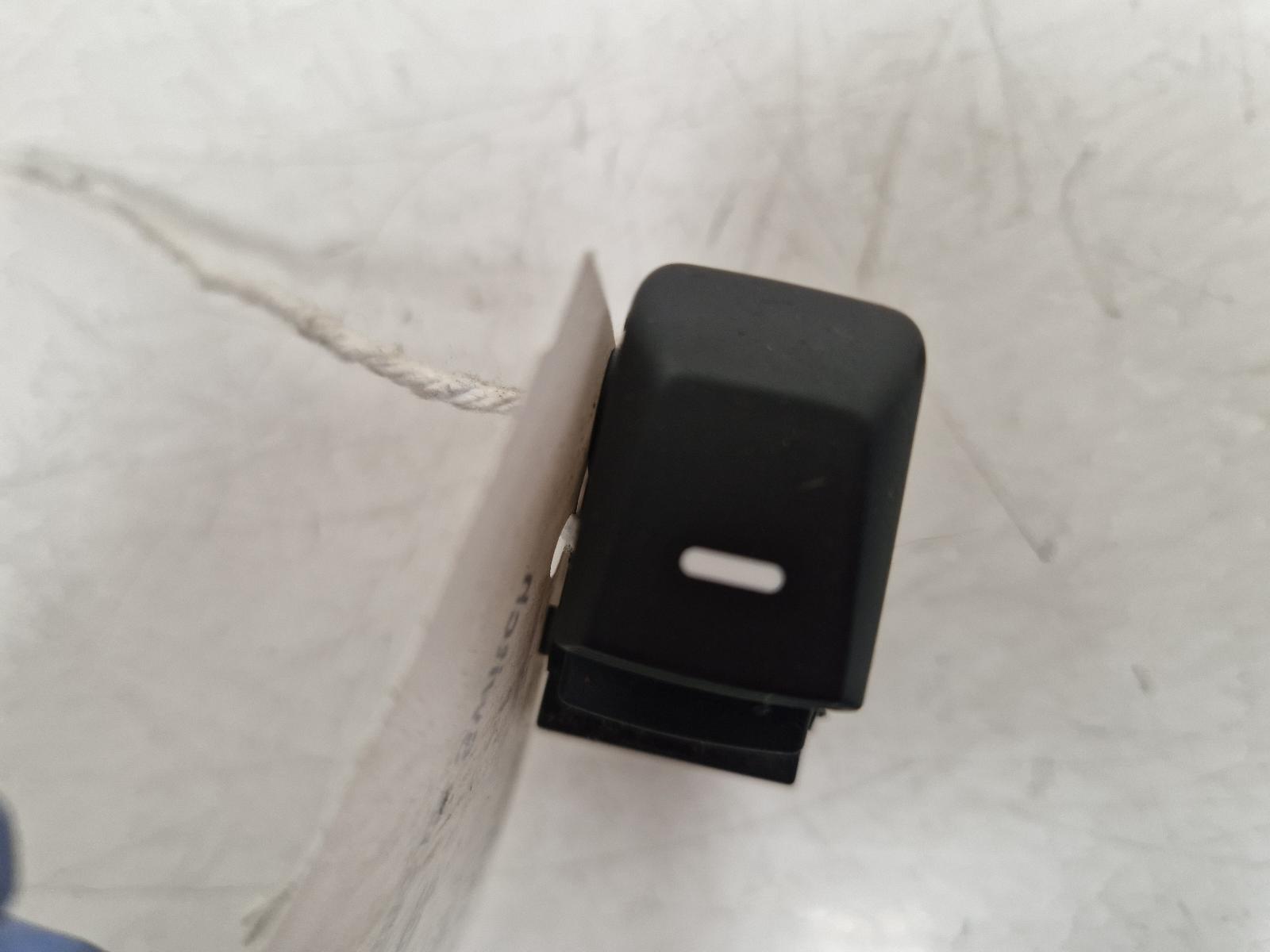 View Auto part Elect. Window Switch Kia Sportage 2013
