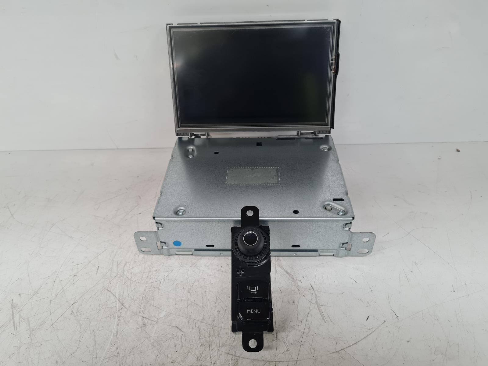 View Auto part A/V Equipment Peugeot 208 2013