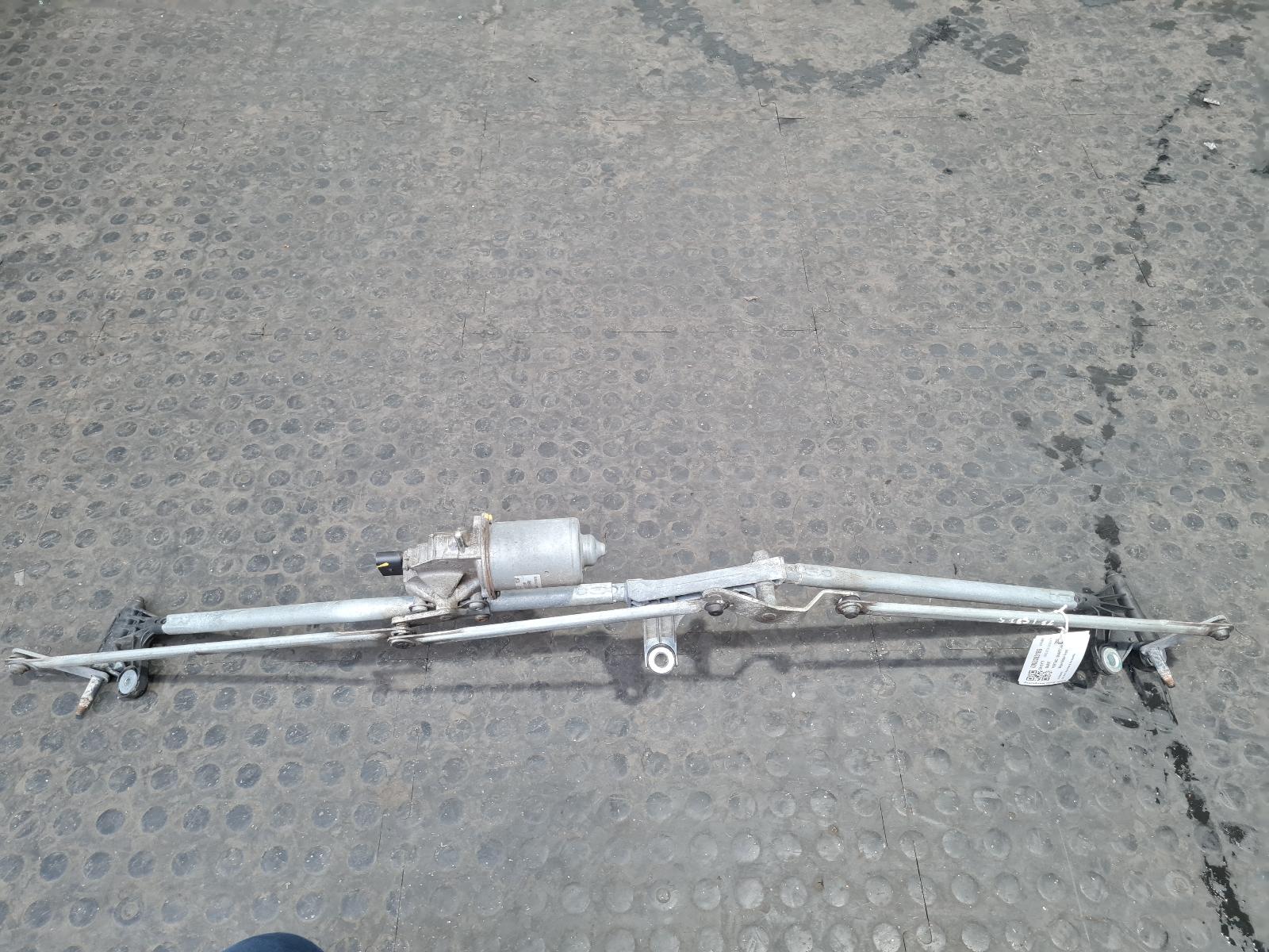View Auto part Wiper Motor Front Smart Fortwo; Smartcar 2010