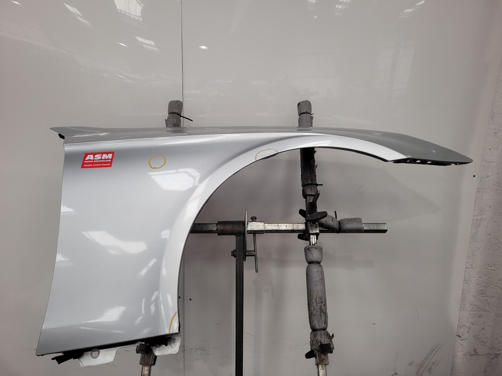 View Auto part R Wing Mercedes Cls Class 2005