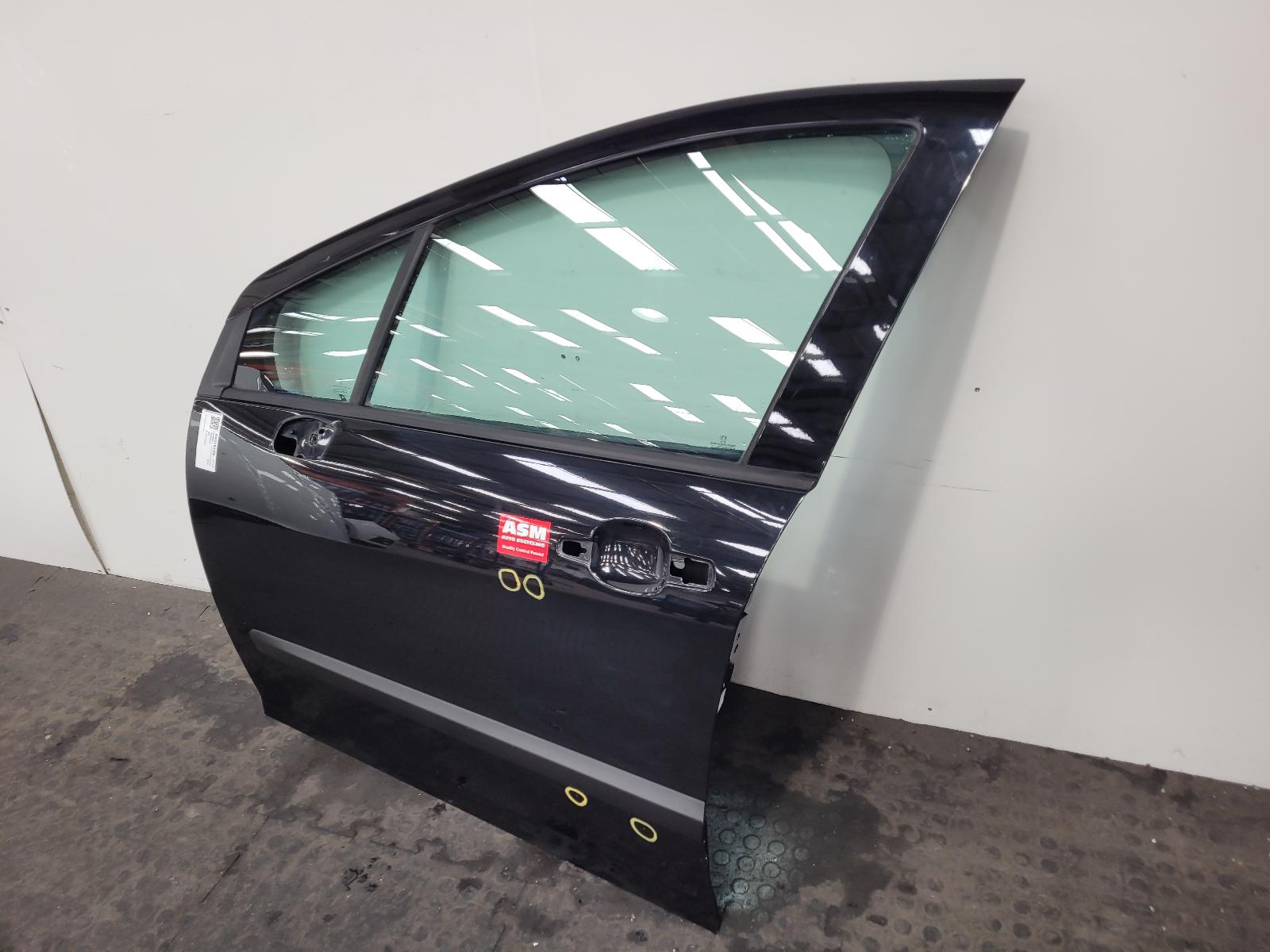View Auto part L Front Door Peugeot 308 2010