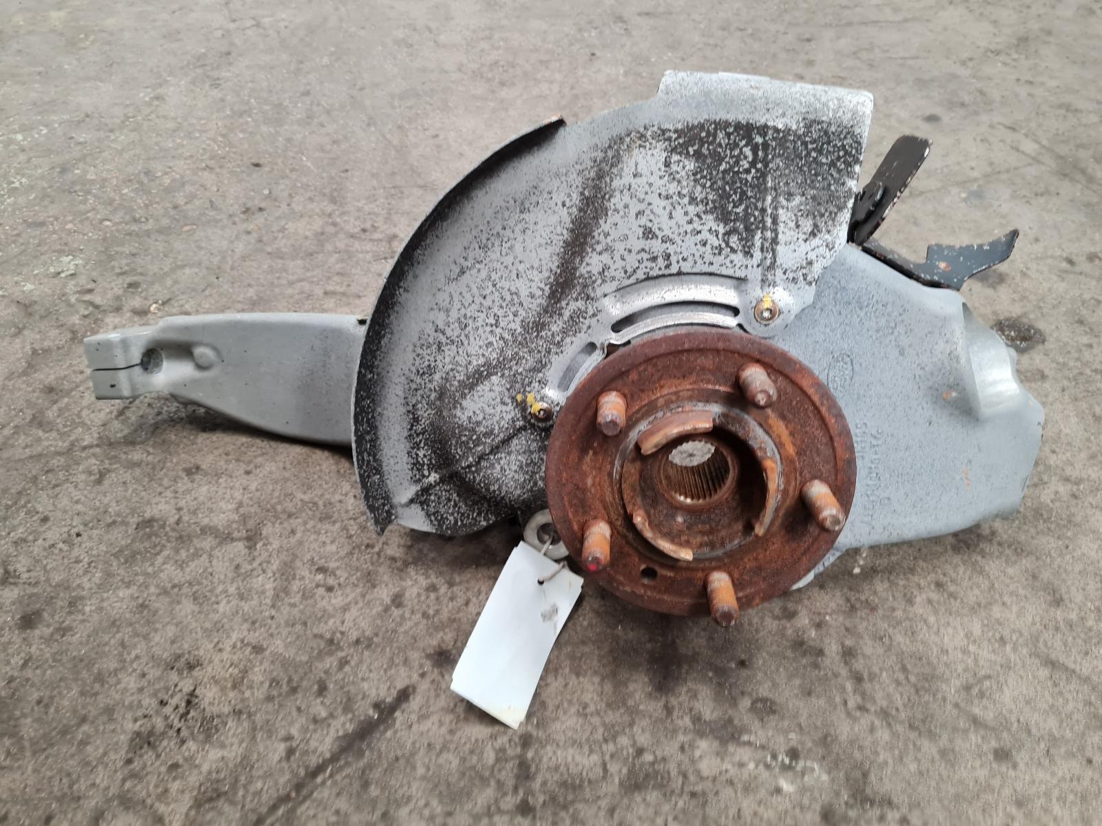 View Auto part RF Hub/Stub Axle Assembly Land Rover Range Rover 2017