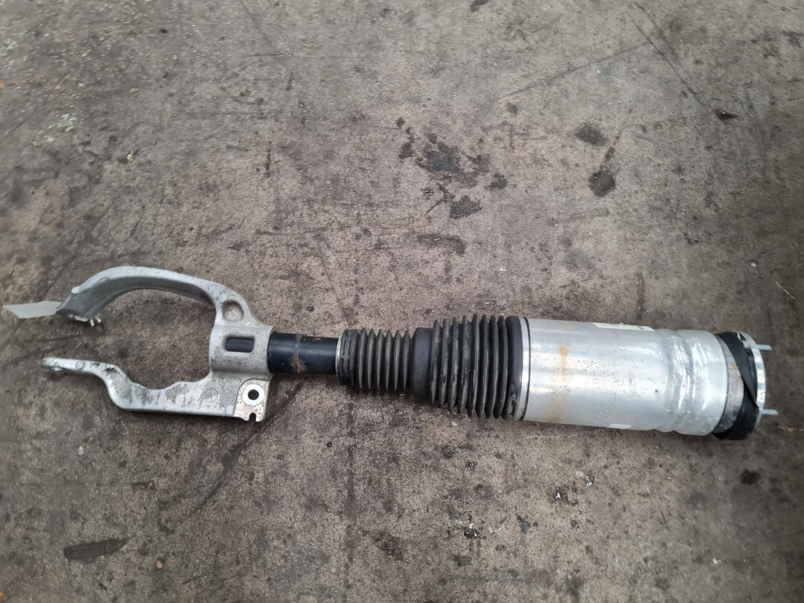 View Auto part LF Strut Land Rover Range Rover 2017