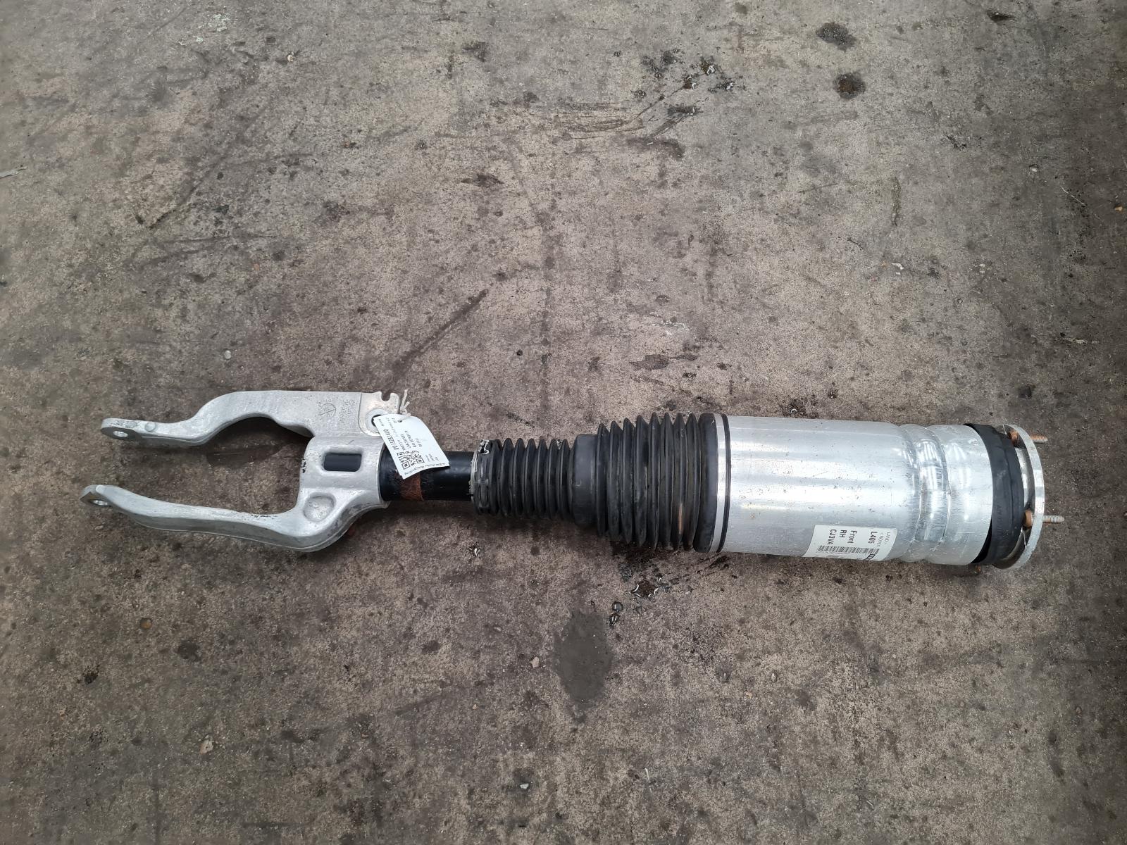 View Auto part RF Strut Land Rover Range Rover 2017