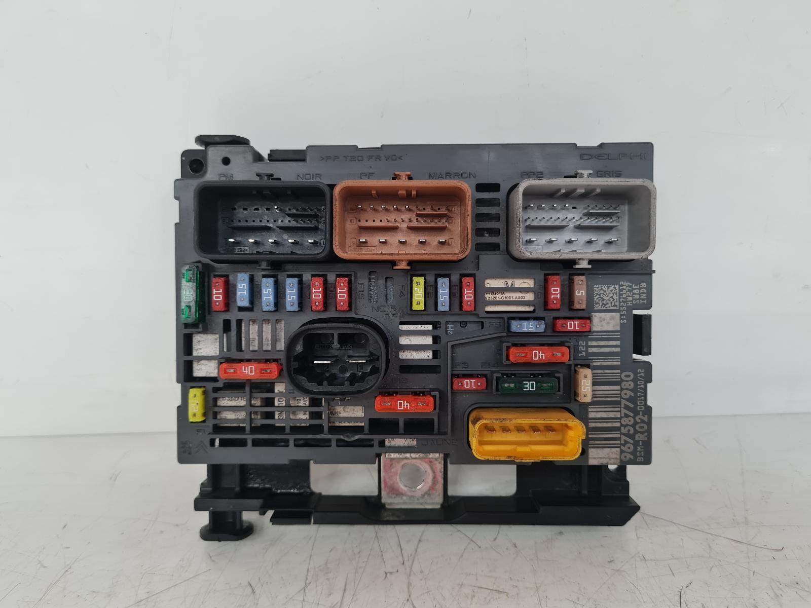 View Auto part Fuse Box Citroen C4 Picasso 2011