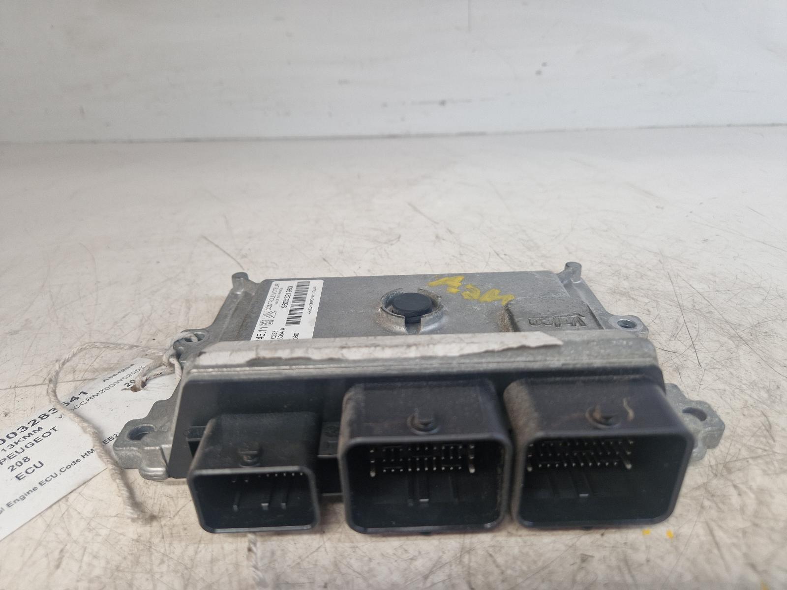 View Auto part ECU Peugeot 208 2013