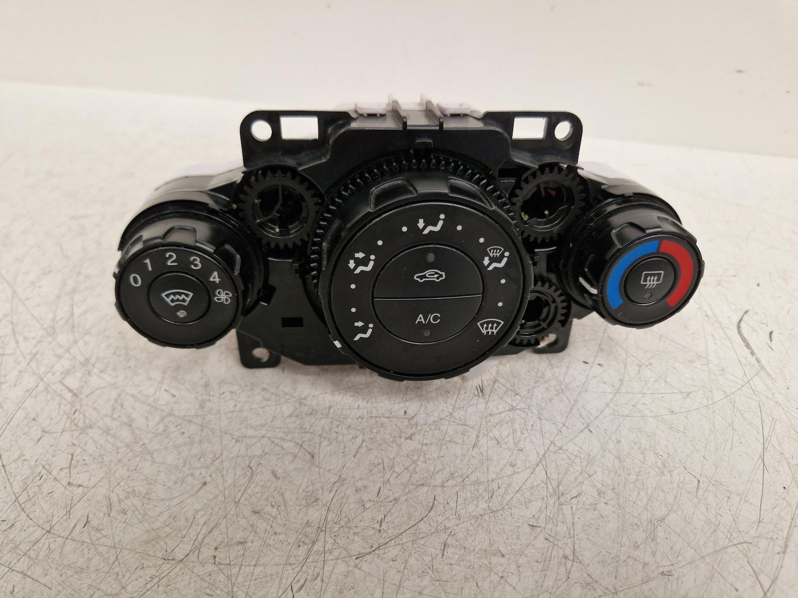 View Auto part Heater/AC Controller Ford Fiesta 2010