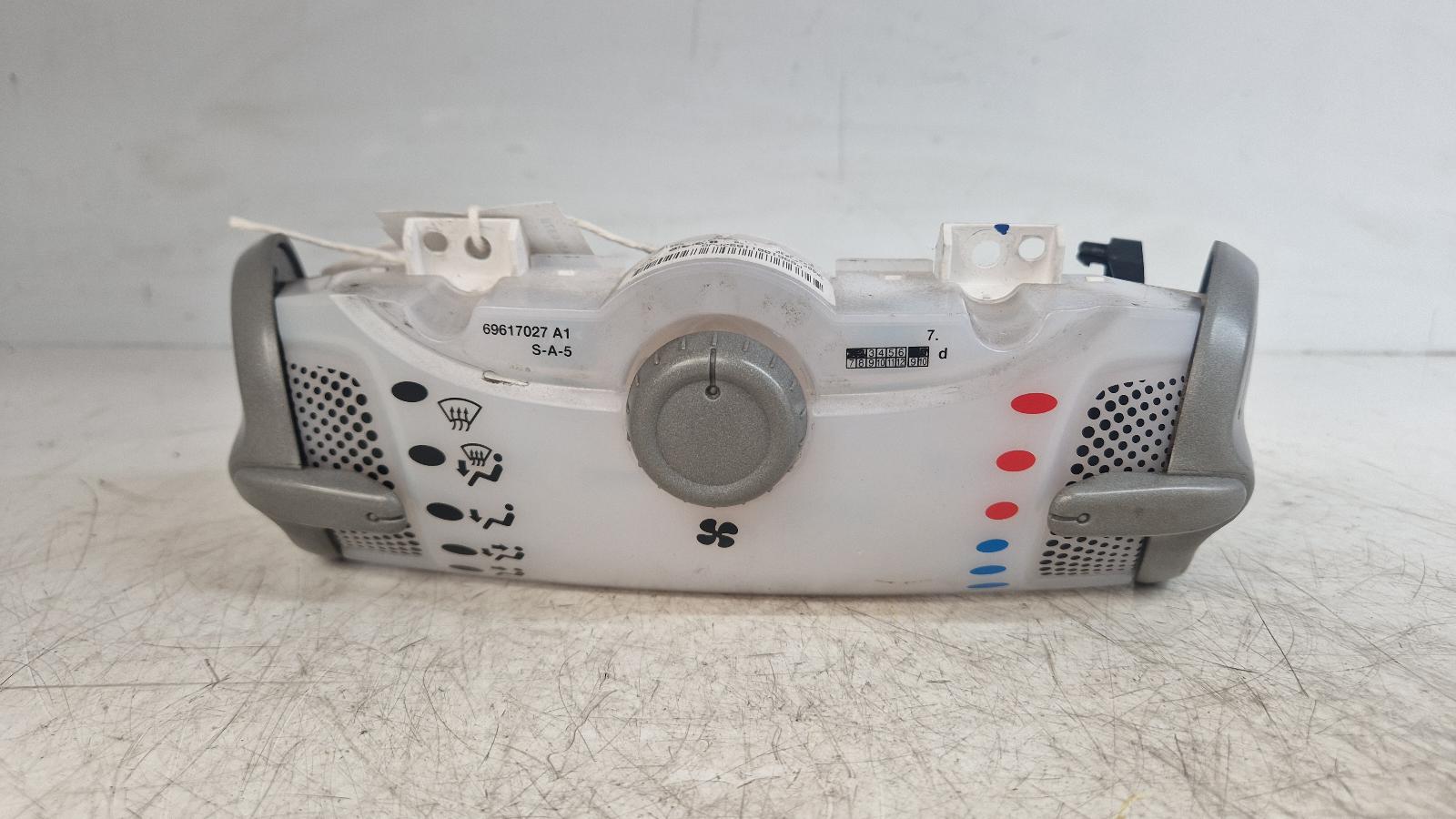 View Auto part Heater/AC Controller Citroen C1 2009