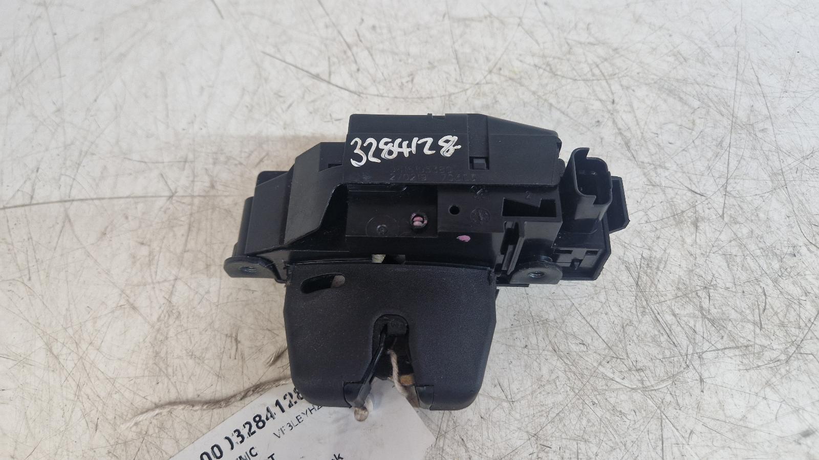 View Auto part Bootlid/Tailgate Lock Peugeot 308 2019