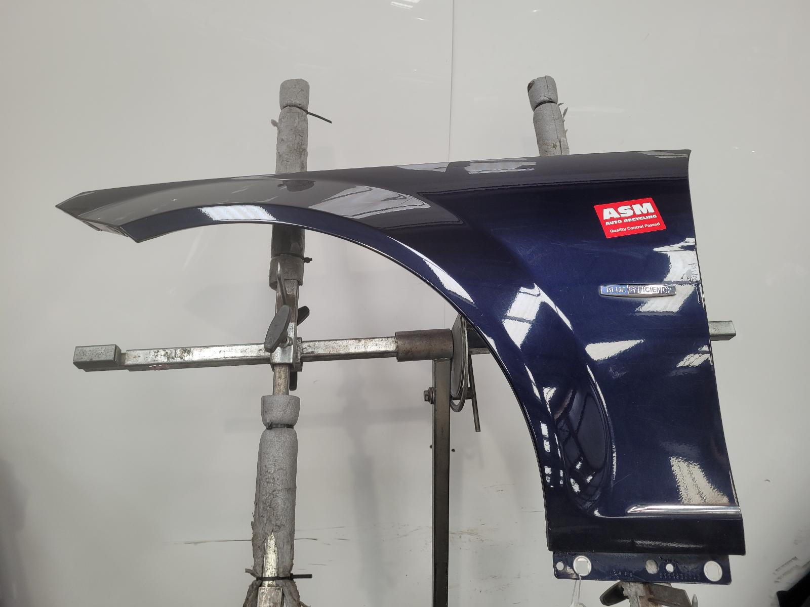 View Auto part L Wing Mercedes C Class 2011