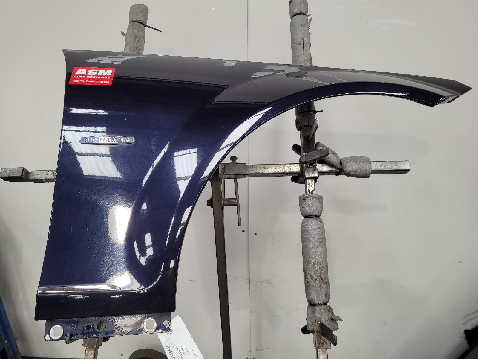 View Auto part R Wing Mercedes C Class 2011