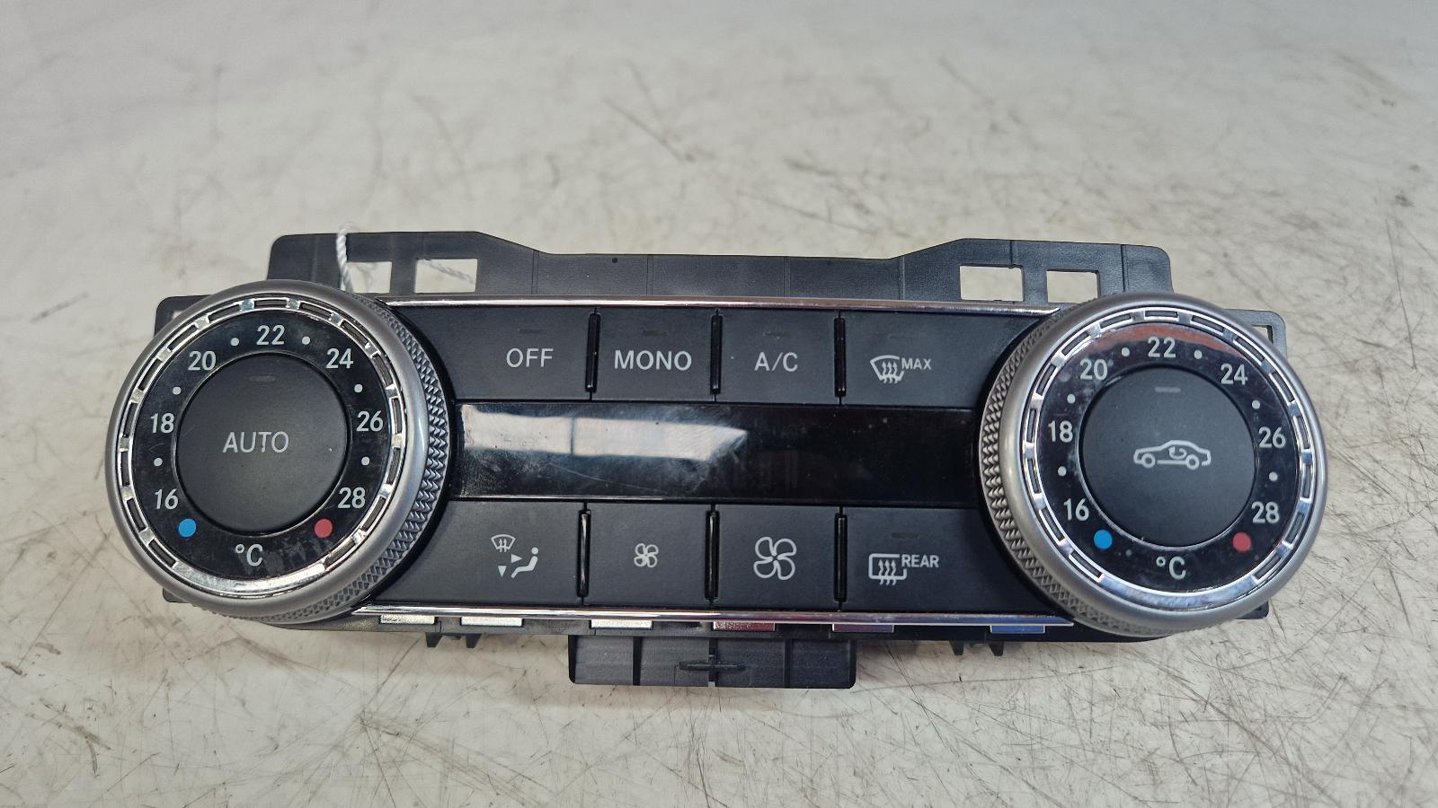 View Auto part Heater/AC Controller Mercedes C Class 2011