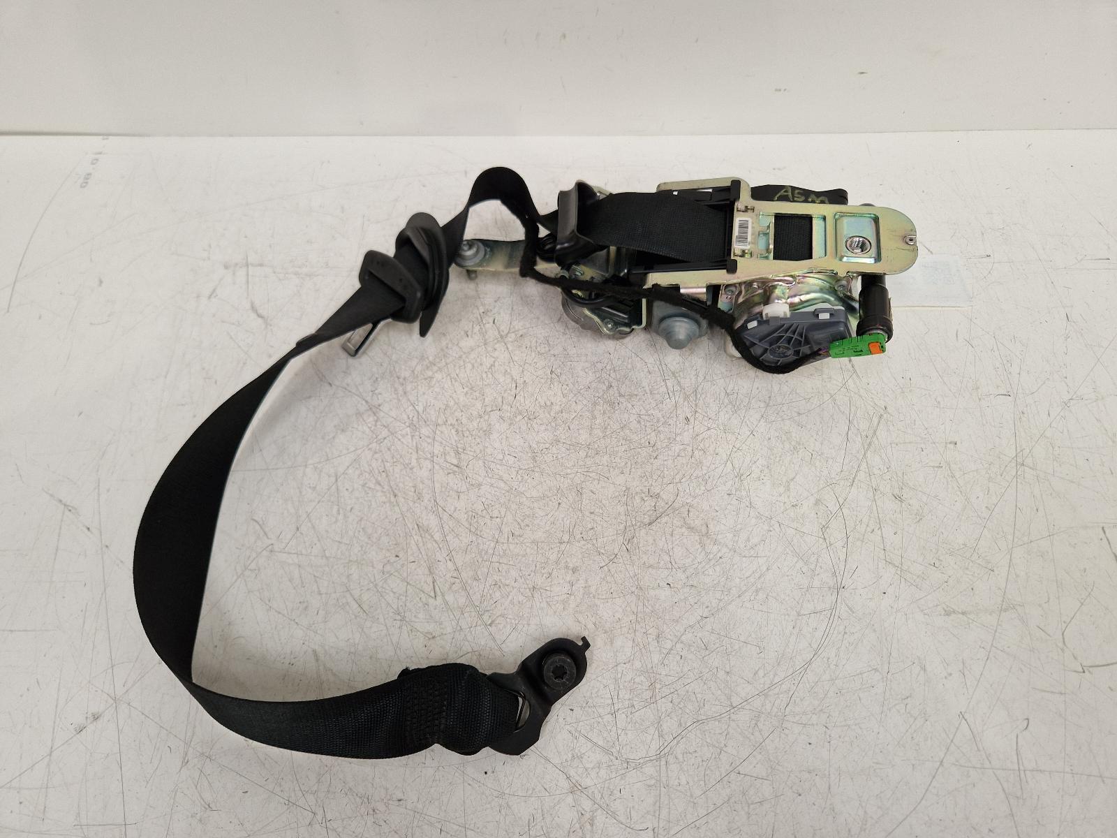 View Auto part Seat Belt Mercedes C Class 2011