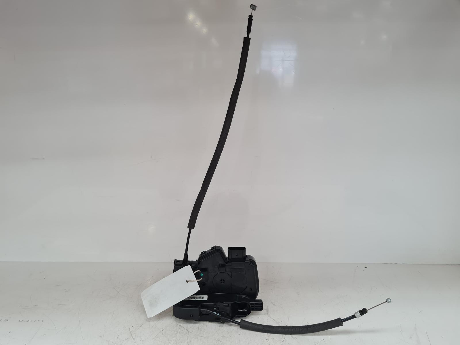 View Auto part Door Lock Assembly Kia Sportage 2014
