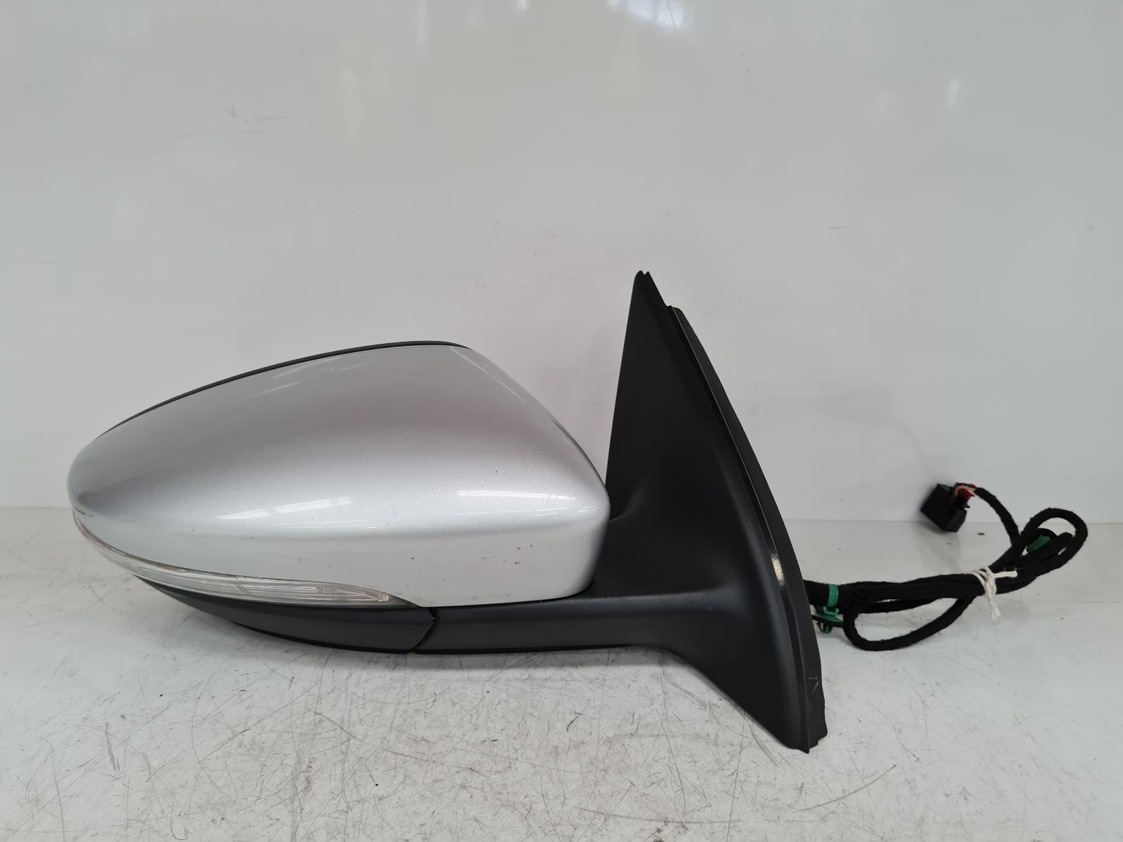 View Auto part R Door Mirror Volkswagen Passat 2014